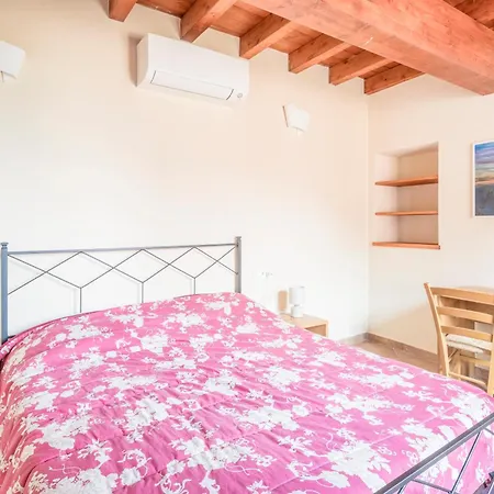 Il Palazzo Chiesanuova * Chiesanuova (Liguria)