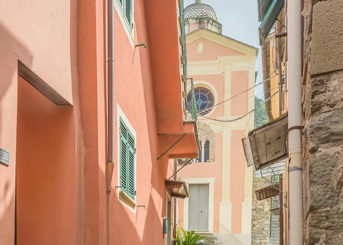 Il Palazzo Chiesanuova Chiesanuova (Liguria)