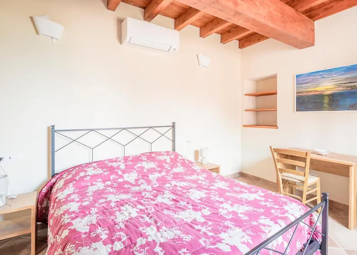 Il Palazzo Chiesanuova * Chiesanuova (Liguria)